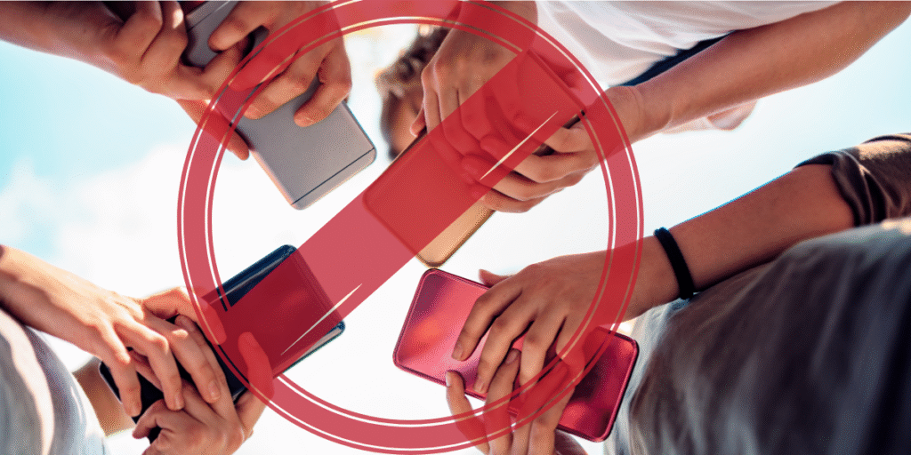 Gen Z is losing interesting in smartphones and opting for flip phones.